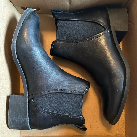 Steve Madden Dares black booties - Picture 3 of 6